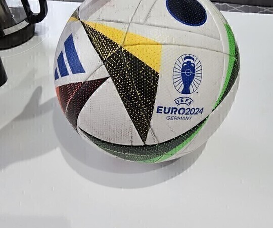 Sprzedam Piłkę adidas euro 2024 mistrzostwa Europy. Stan 