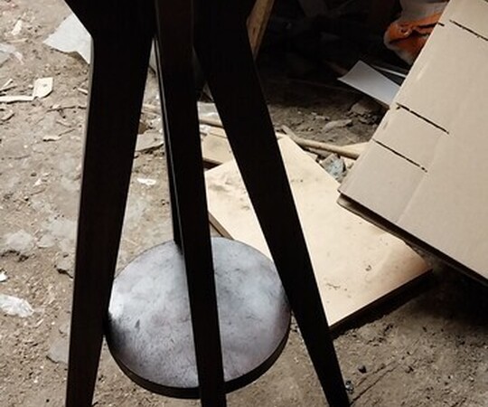 Sprzedam stojak na kwiaty drewniany wys. 75cm cały 