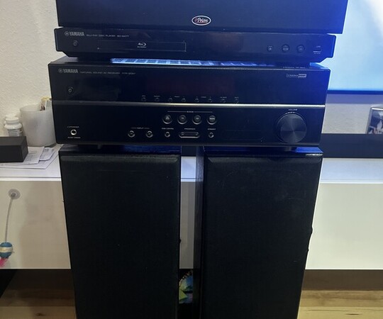 Yamaha HTR-2067 