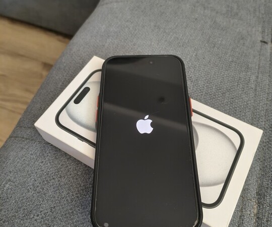 Sprzedam telefon iPhone 15.Telefon jest w dobrym stanie i 