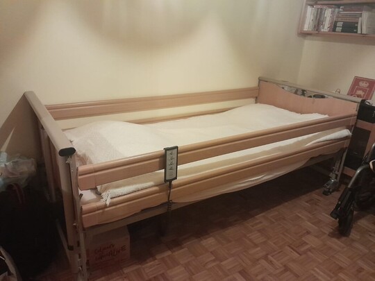 Sprzedam łóżko medyczne elektryczne / rehabilitacyjne 