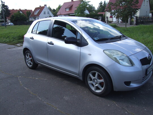 Toyota Yaris 1,3 2007 Salon, Przebieg 148 000 km. OC do 13 