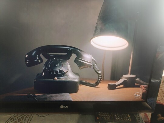 Telewizor LG 32cale z pilotem i uchwytem do montażu na 