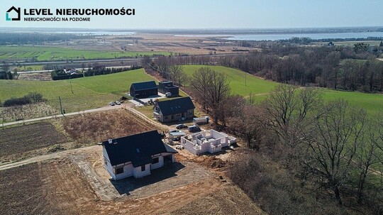 LEVEL NIERUCHOMOŚCI Dom z widokiem na Drużno Komorowo 