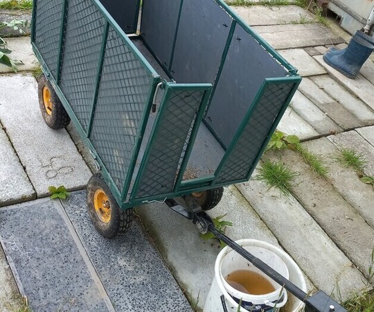 SPRZEDAM wózek ogrodowy/wędkarski sprawny. Wymiary skrzyni 