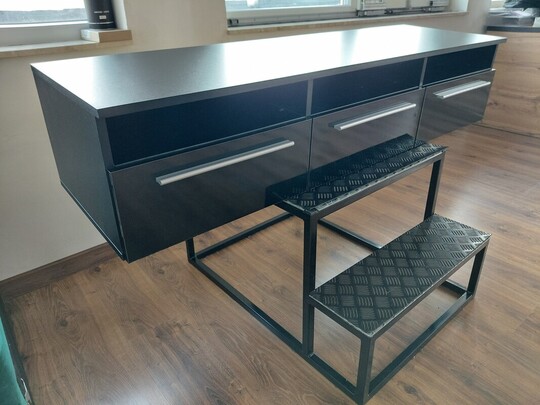 Szafka RTV MIAMI 150 cm Czarny Połysk ZŁOŻONA &ndash; 