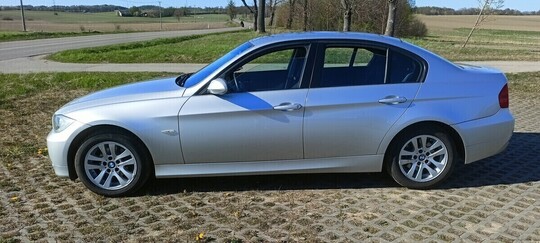 BMW E90 318I 2,0 benzyna 