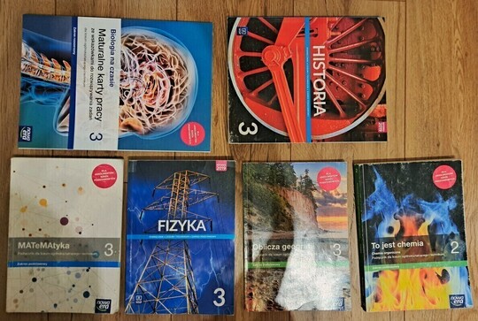 Sprzedam podręczniki do 3 klasy liceum 