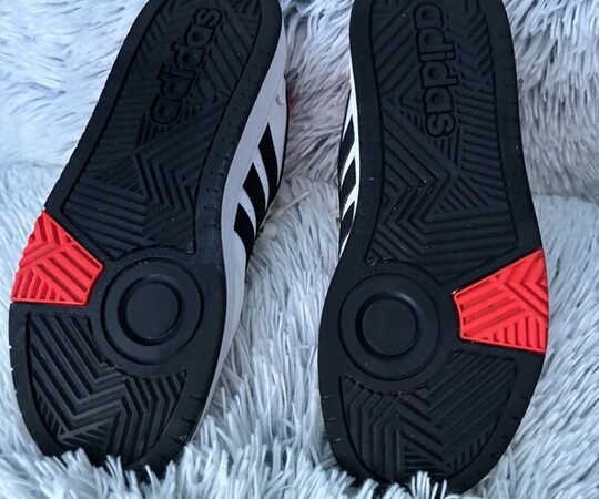Witam dres Nike buty adidasy i jeszcze dużo innych. dużo 