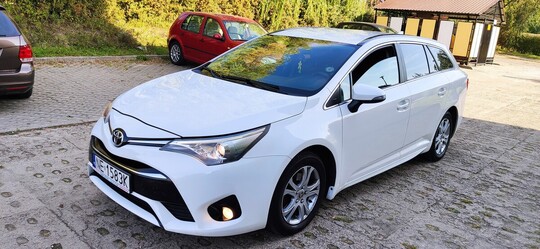 Toyota Avensis 1.8 benzyna Polski salon 