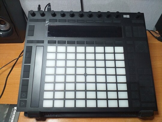 Sprzedam Ableton Push 2.Push używany był tylko w domu 