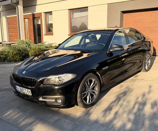 BMW Seria-5 528i Luxury Line 