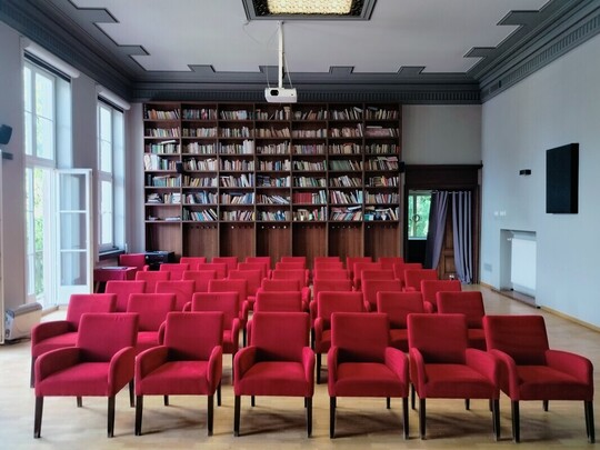 Pranie tapicerki, wnoszenie materiałów budowlanych 
