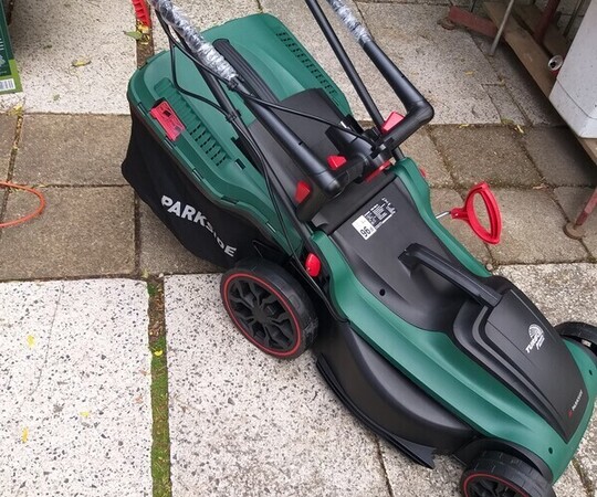 Sprzedam kosiarkę parkside 1800w nowa z paragonem na 