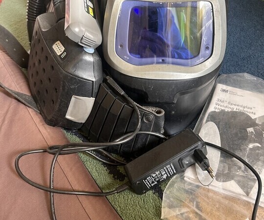 Witam mam do sprzedania maskę z kaskiem speedglas. Razem w 
