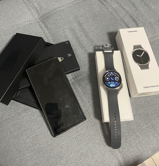 Sprzedam w Telefon Samsung S23 Ultra w komplecie z 