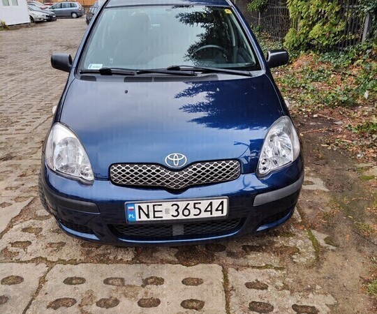 Sprzedam TOYOTA YARIS I rok produkcji 2004.Data pierwszej 