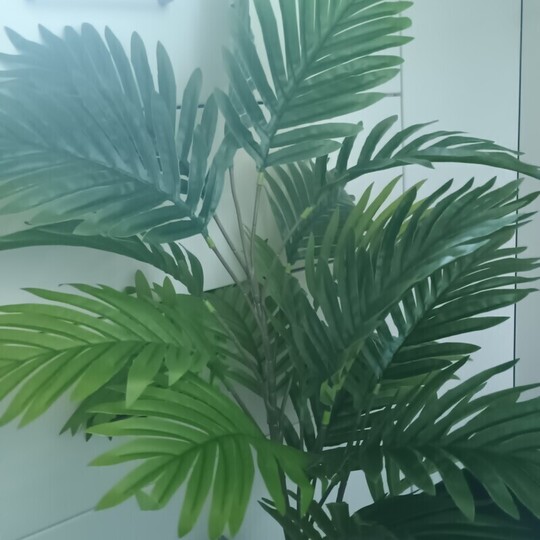 Na sprzedaż piękna sztuczna palma Areka o wysokości 95 cm. 