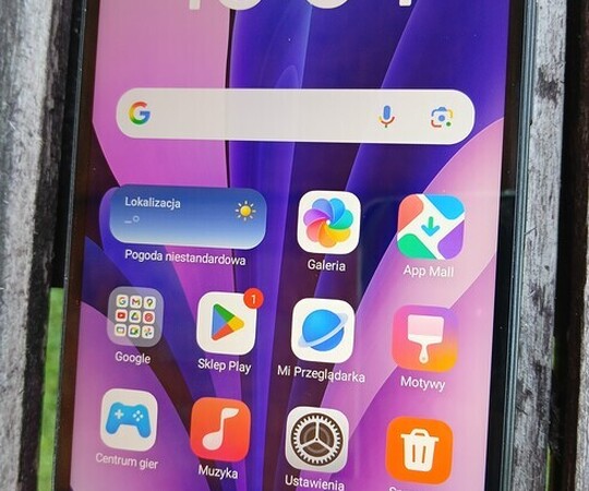 Sprzedam redmi 15.Tylna obudowa nosi ślady użytkowania ale 