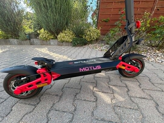 Sprzedam hulajnogę elektryczną MOTUS PRO. Zakupiona w 