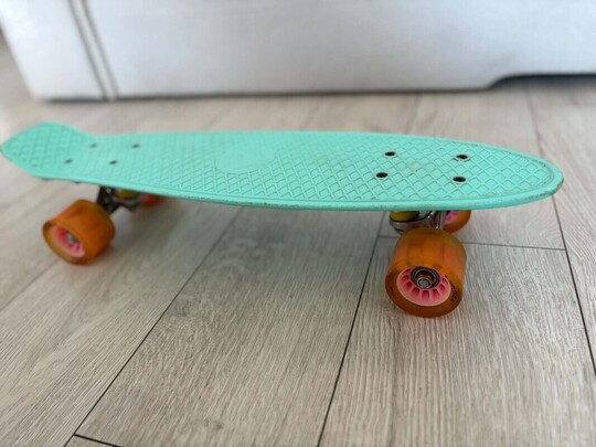Za dużą Milkę zamienię deskorolkę Podczas jazdy świecą się 