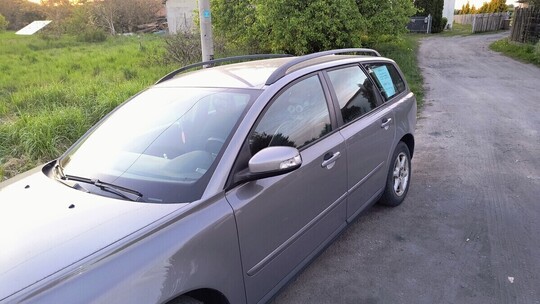 Sprzedam Volvo V50 1.6 d wszystko sprawne nawet 