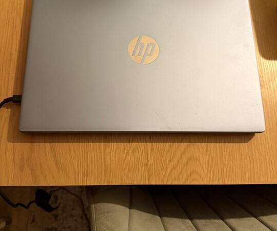 Sprzedam laptopa HP OmniBook 5 laptop AI. Informację 