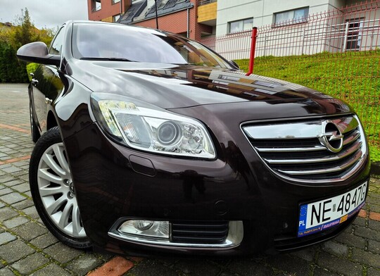 Opel Insignia Hatchback 2,0Turbo Benzyna 220Km 2011Rok 