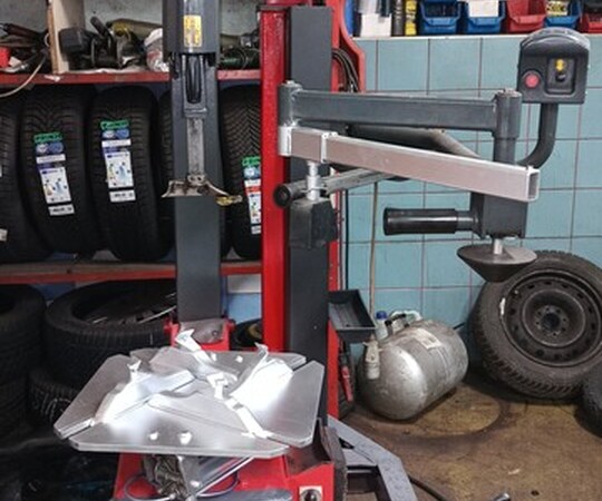 Montażownica M& B TC 522 z ramieniem Technohelp 