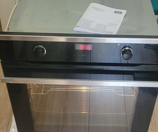 Sprzedam używany elektryczny piekarnik Amica ED37619B 