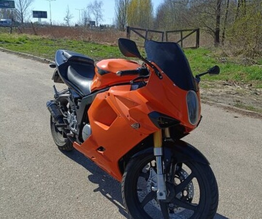 Hyosung GT 125R 