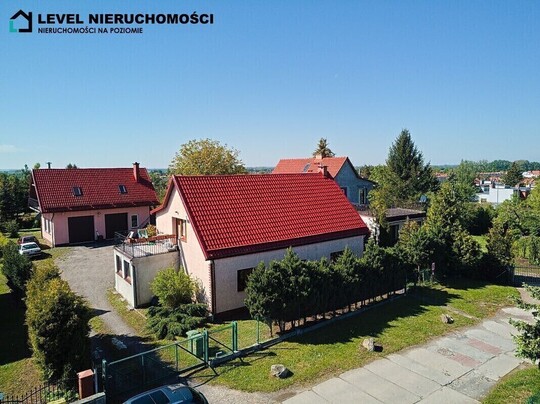 LEVEL NIERUCHOMOŚCI Dom, warsztat na dużej działce w 