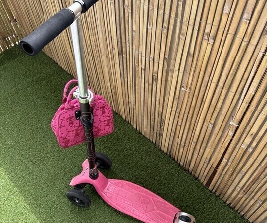 Sprzedam używaną Hulajnogę szwajcarskiej firmy Micro Maxi 