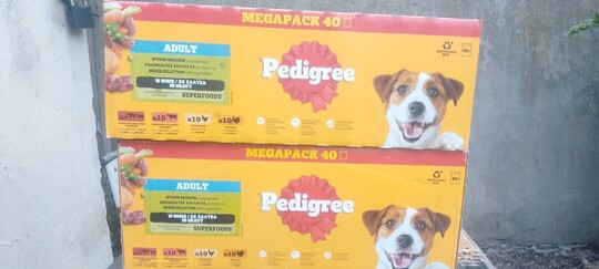 Mam do odsprzedania dwie paczki Pedigree po 40 paczuszke 