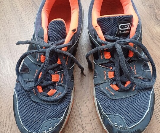 Buty sportowe Kalenji na podwórko boisko stan dobry 