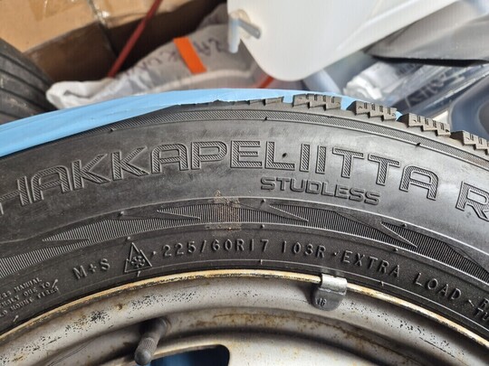 VW Transporter T5 &ndash; komplet kół zimowych 225/60 R17 