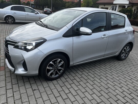 Sprzedam Toyotę Yaris 2015 &ndash; benzyna, tylko 102 tys. 