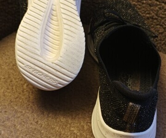 Mam do sprzedania; 1.Damskie sneakersy-Skechers Ultra Flex 