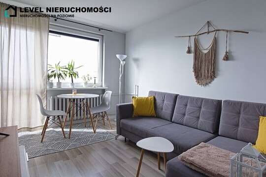 LEVEL NIERUCHOMOŚCI Umeblowane mieszkanie trzypokojoweul. 