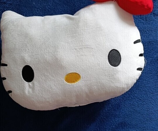 Sprzedam poduszkę głowę Hello Kitty. Stan bardzo dobry. 