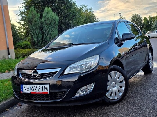 Opel astra 1.4 benzynka Grzana kierownica/fotele czujniki 