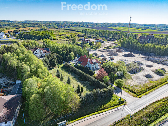 FREEDOM NIERUCHOMOŚCI Sprzedam działkę - Nowina. Na 