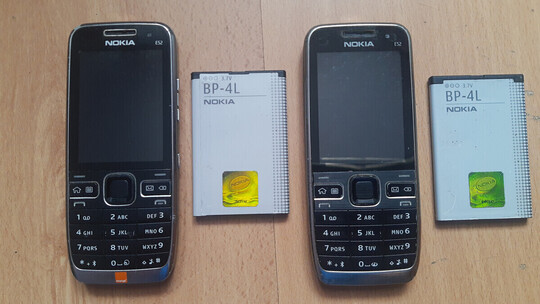 Sprzedam dwa telefony NOKIA E-52 100% sprawne 