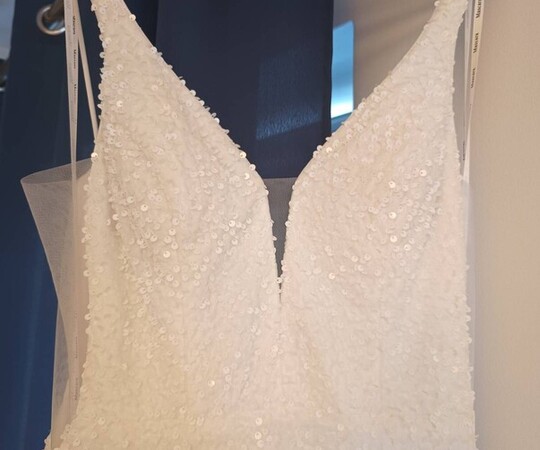 Sprzedam zjawiskową białą i elegancką sukienkę ślubną w 