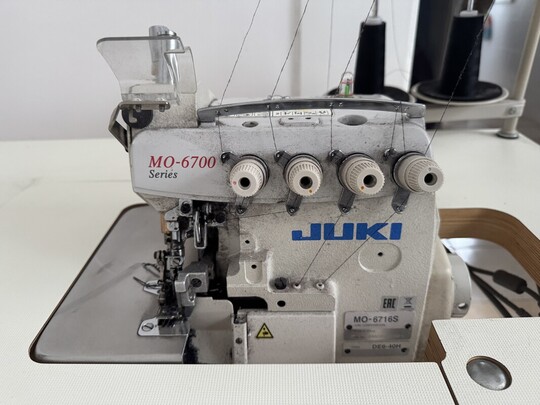 OVERLOCK 5- NITKOWY YUKI MO-6700 