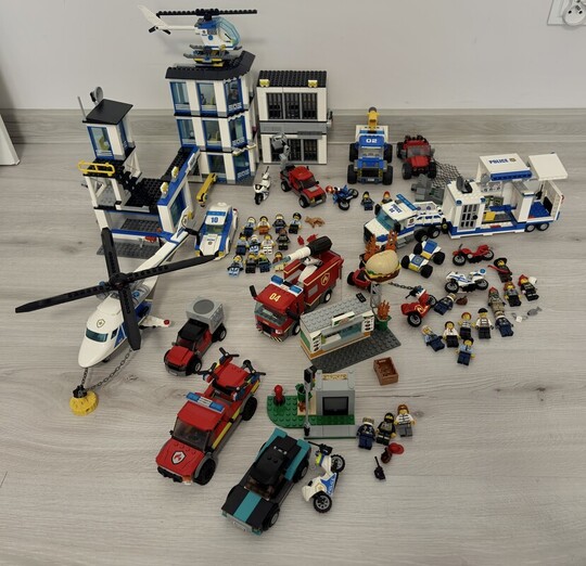 Sprzedam 1.Duży zestaw klocków Lego z serii city Policja i 