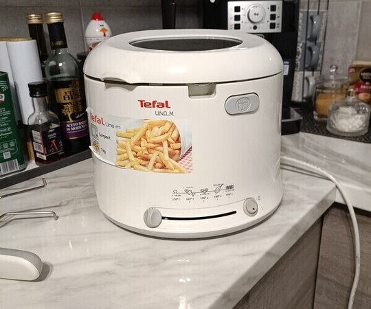 Sprzedam frytkownice Tefal sprawna 100% 