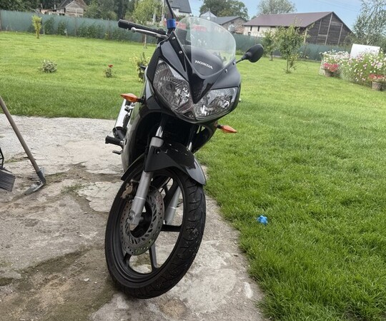 Witam. Na sprzedaż motocykl Honda CBR 125R w stanie 