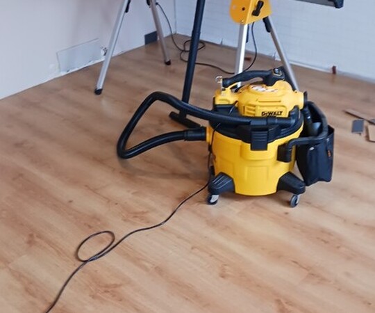 Sprzedam Ukośnicę DeWalt DWS780 1675 W 305 mm i Dewalt 