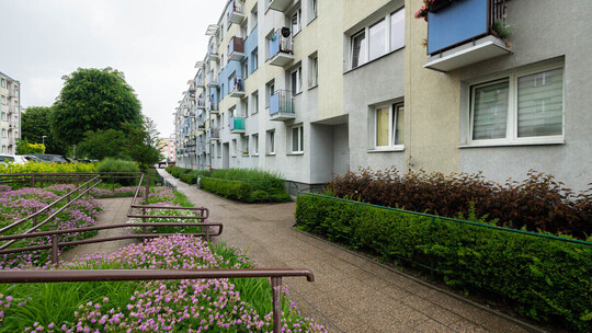 * * * ABC NIERUCHOMOŚCI * * * NOWA OFERTA ! MIESZKANIE W 